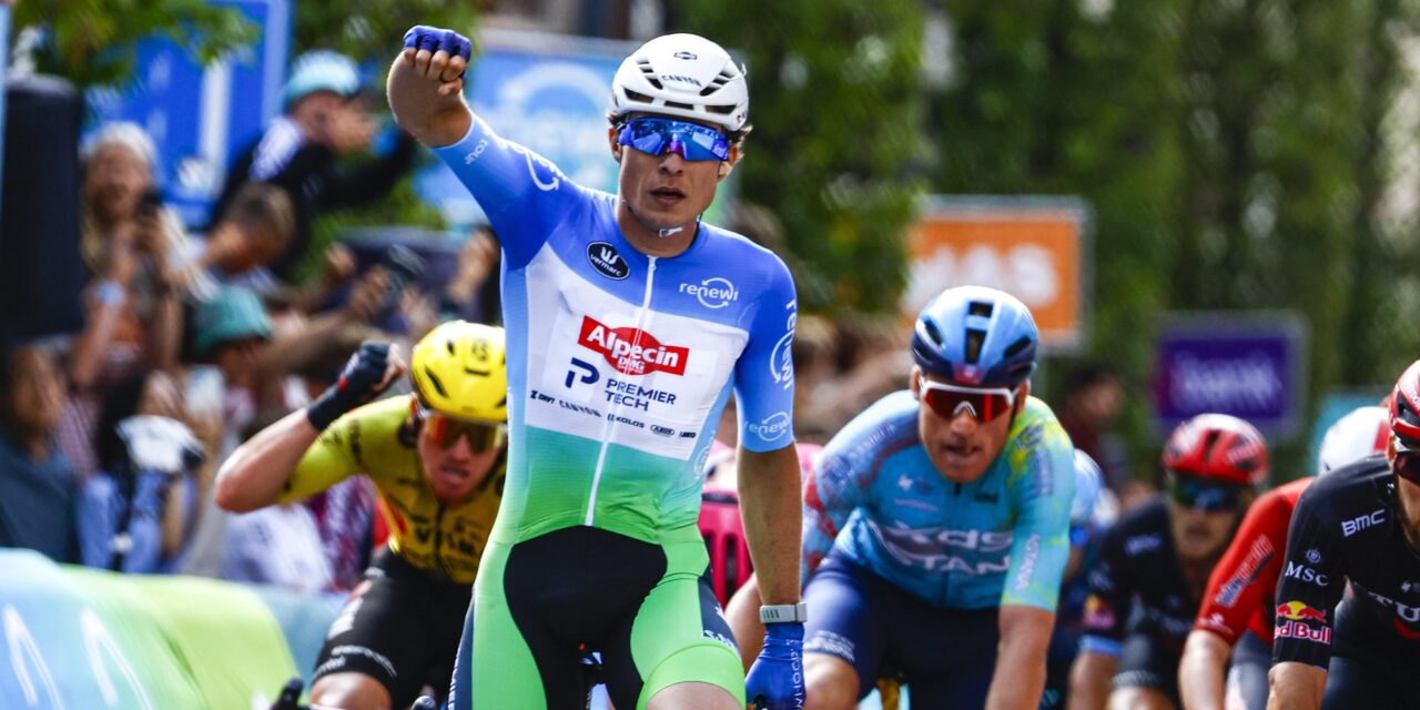 Puntjes op de i: Jasper Philipsen snelt in Leuven naar rit- en eindzege in Renewi Tour