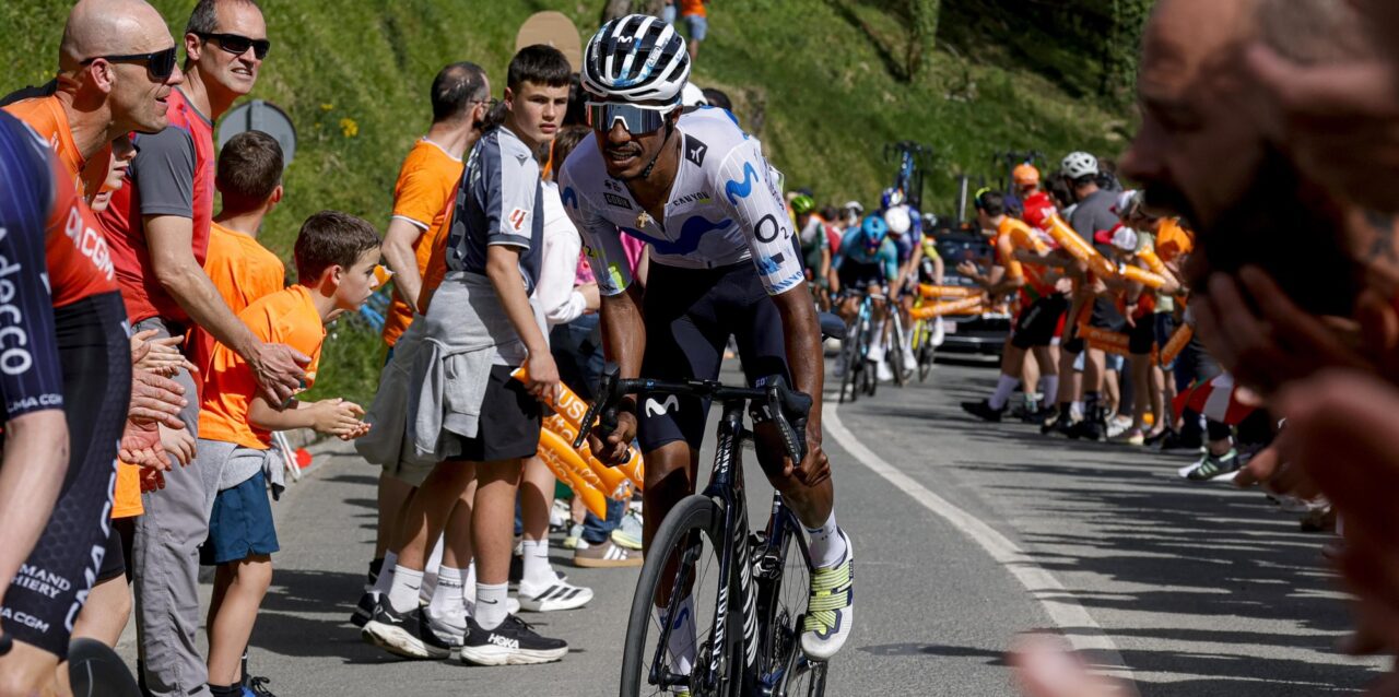 Natnael Tesfatsion knalt naar zege in Circuito de Getxo