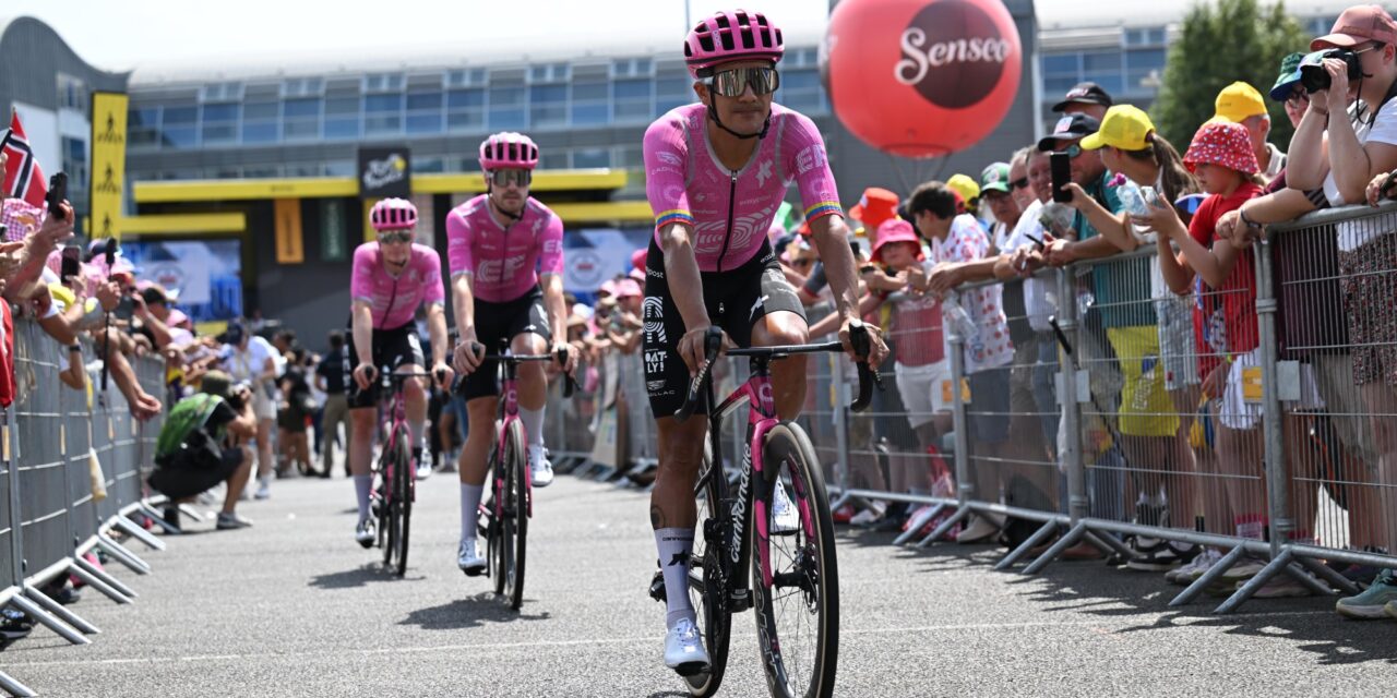 Vuelta 2026: Richard Carapaz leidt team EF dat jonge Juan Rodriguez overhevelt