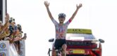 Tour Femmes 2026: Kasia Niewiadoma wint en verovert geel op Mont Ventoux, Vollering en Reusser houden elkaar in de tang