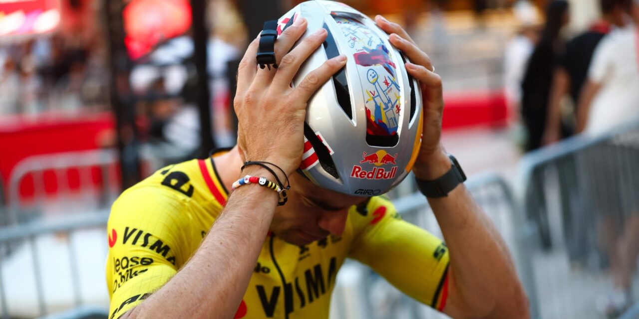 Wout van Aert rijdt Vuelta met gepersonaliseerde helm door zoontjes: De jongens zijn zo trots