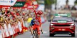 Vuelta 2026: Tadej Pogacar krijgt Enric Mas niet los, maar vloert hem wel in de sprint