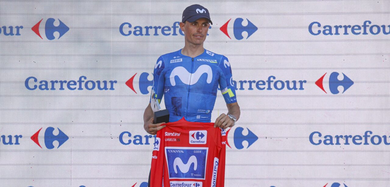 Vuelta 2026: Nieuwe leider Enric Mas weigert rode trui aan te trekken na opgave Pogacar