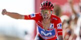 Vuelta 2026: Sterke Enric Mas geeft statement af met winst op Alto de Aitana
