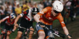 Drie weken na bolletjestrui in Tour gaat Puck Pieterse voor regenboogtrui op WK mountainbike