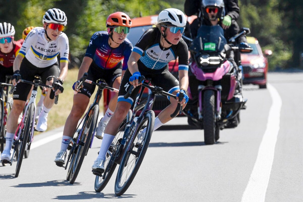 Eline Jansen beleeft doorbraak maar trekt met bang hartje naar Ventoux: Voel mijn voet niet