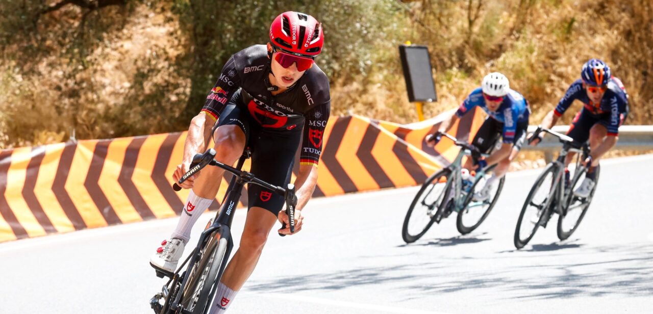 Vuelta 2026: Marco Brenner verschalkt medevluchters op Sierra de la Pandera