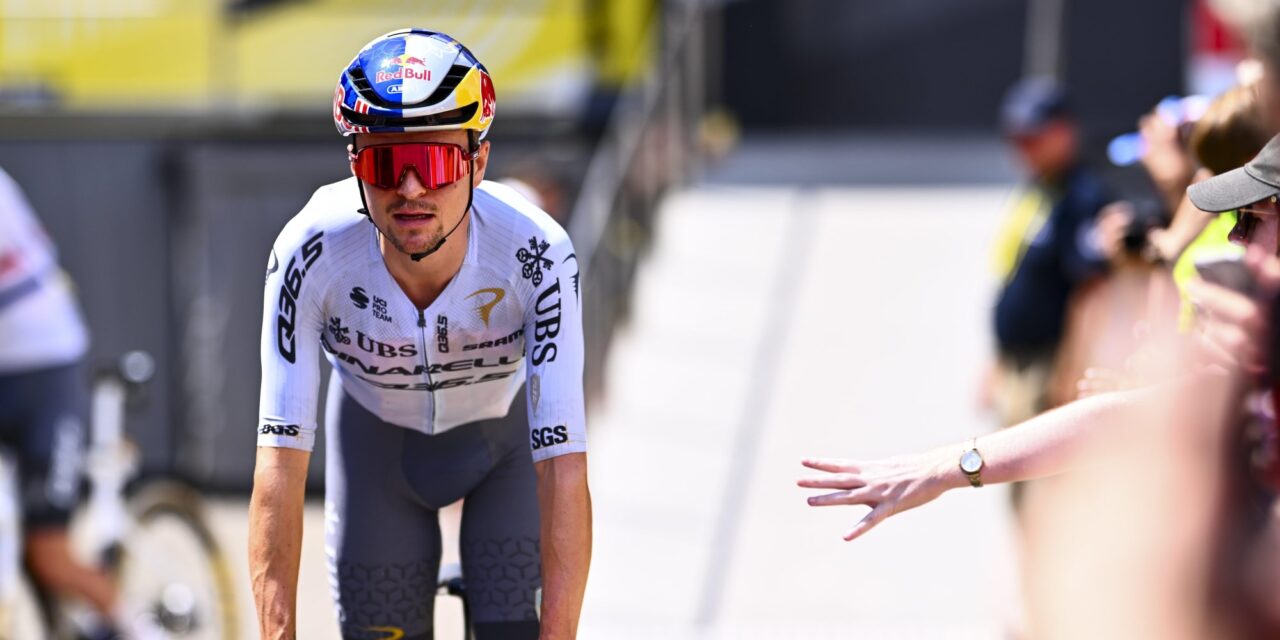 Tom Pidcock toont WK-vorm met solozege in GP Industria & Artigianato