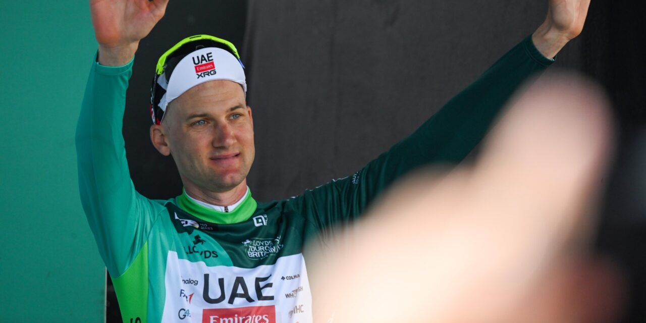 UAE Emirates zet puntjes op de i in Tour of Britain: Politt wint waaierrit, eindwinst voor Wellens